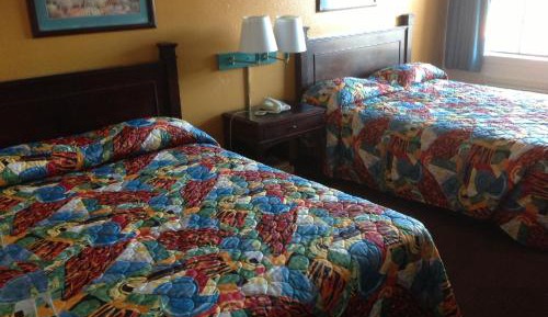 Queen Room with Two Queen Beds - Smoking