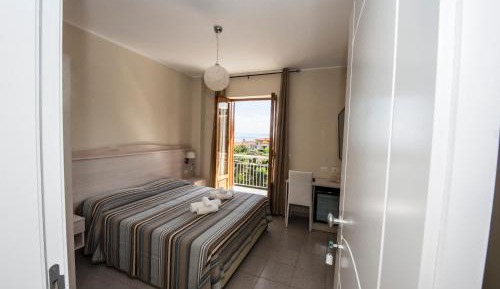 Double Room with Balcony and Sea View