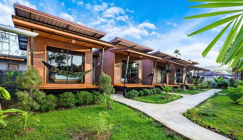 Bungalow with Garden View
