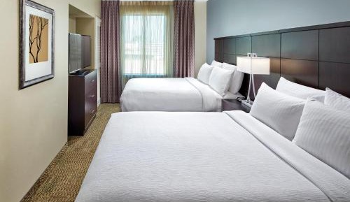 One-Bedroom Queen Suite