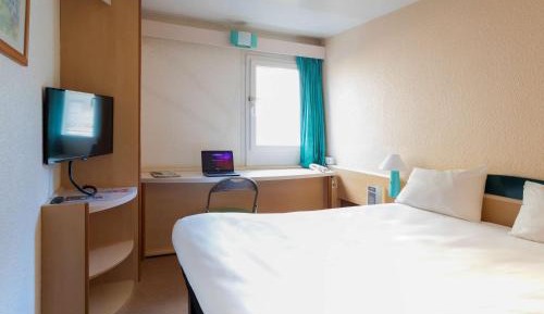 Standard Room with 1 Double Bed