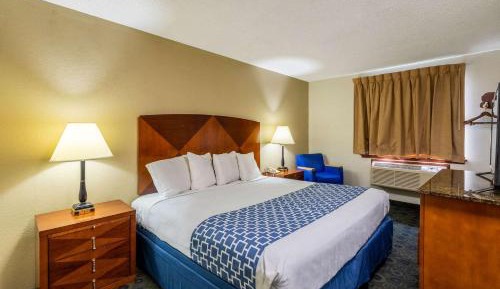 King Room with Sofa Bed and Whirlpool - Non-Smoking