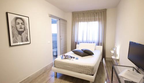 Deluxe Single Room