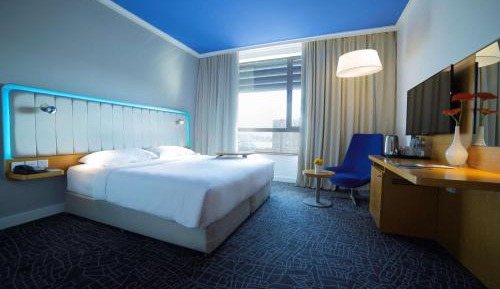 Standard Room with Plaza View - Free Beach Access