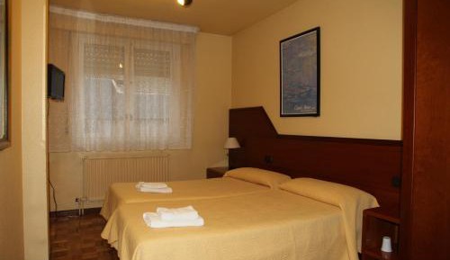 Twin Room with Shared Bathroom
