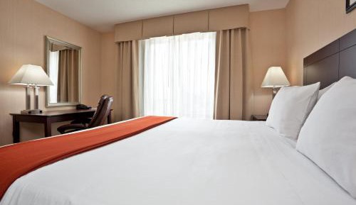 King Suite with Jetted Tub