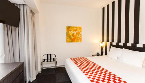 Junior King Suite - Non-Smoking