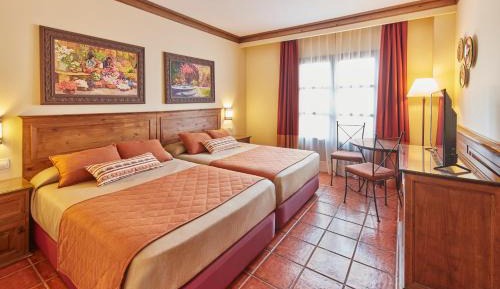Standard Room with Access to PortAventura Park (2 Adults + 1 Child) +  1 ticket to Ferrari Land