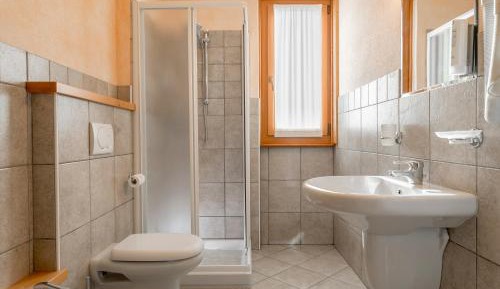 One-Bedroom Apartment (5 Adults) - Split Level