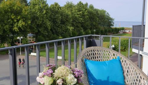 One-Bedroom Apartment with Balcony