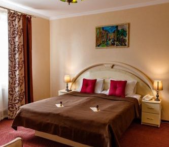 Queen Suite