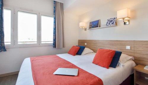One-Bedroom Apartment with Spa Bath, Air Conditioning and Terrace (6 People) - View Port