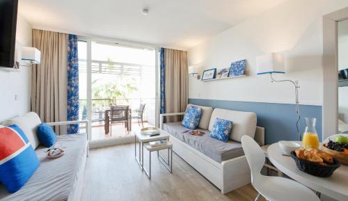 One-Bedroom Apartment with Spa Bath, Air Conditioning and Terrace (4 People) - View Port