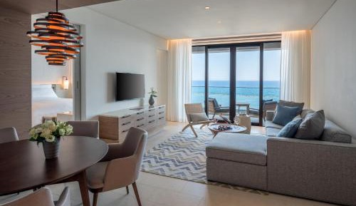 Grand Deluxe Seaview Suite