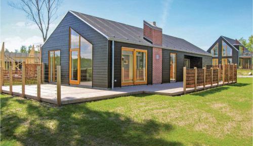 Three-Bedroom Holiday Home 
