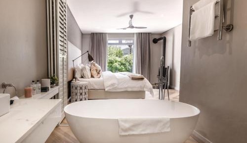 Luxury King or Twin Room with Mountain View