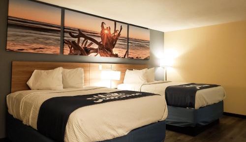 Queen Room with Two Queen Beds - Non-Smoking