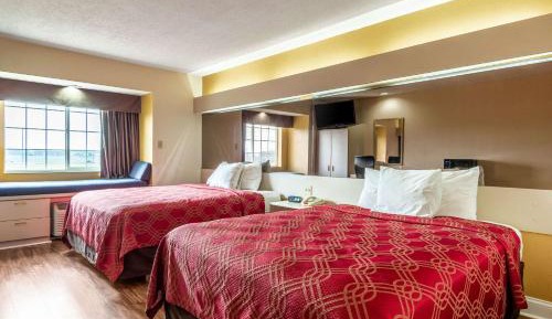 Queen Room with Two Queen Beds - Non-Smoking