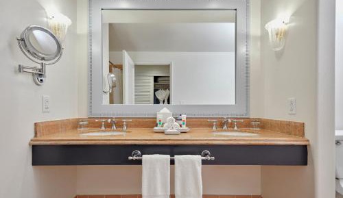 Garden View Room - Two Queen Beds (Includes FREE^ Universal Express Unlimited)