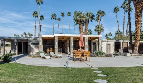 Four bedroom holiday home 