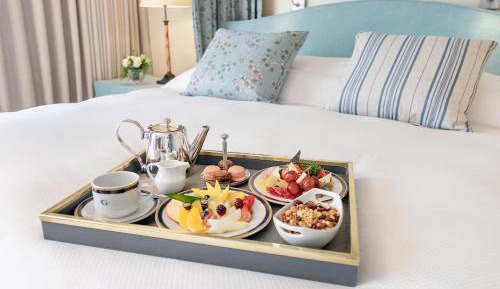 Honeymoon Suite