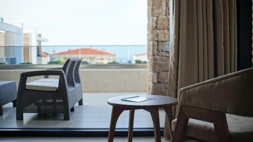 Deluxe Double Room with Pool View