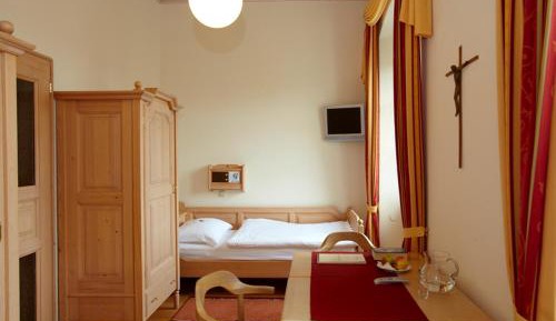 Single Room with Private Bathroom