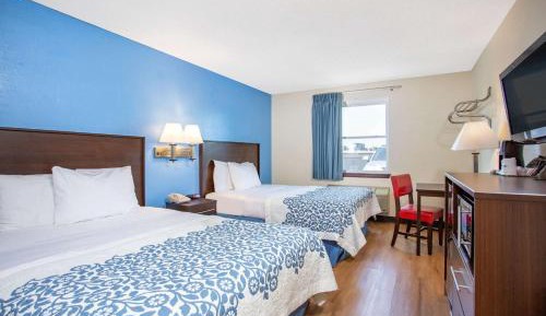 Queen Room with Two Queen Beds - Non-Smoking