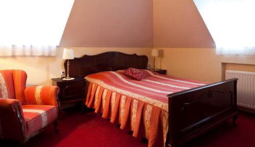 One-Bedroom Apartment (2 Adults)