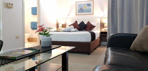 Deluxe Studio with Spa Bath