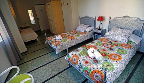 Classic Triple Room with Shared Bathroom