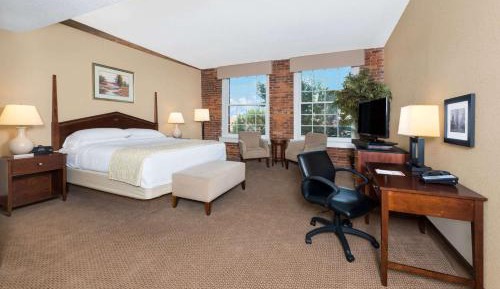 Superior King Room