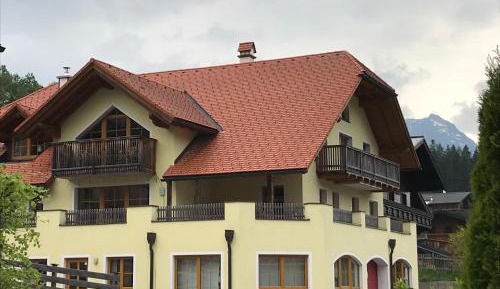 Apartment with Mountain View