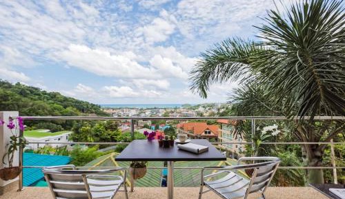 One-Bedroom Suite with Sea View