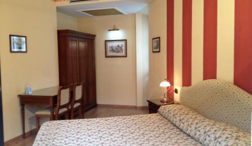 Two Connecting Rooms (5 Adults)