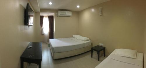 Triple Room with Private Bathroom