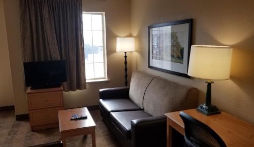 Deluxe Studio with 1 King Bed - Non-Smoking