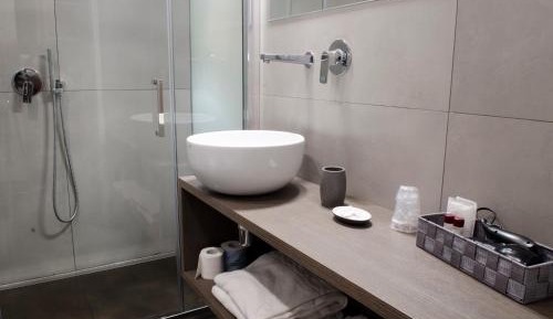 Queen Room with Spa Bath