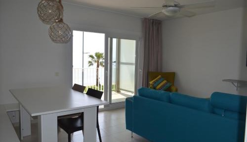 Two-Bedroom Apartment with Sea View (4 Adults) - Beachfront