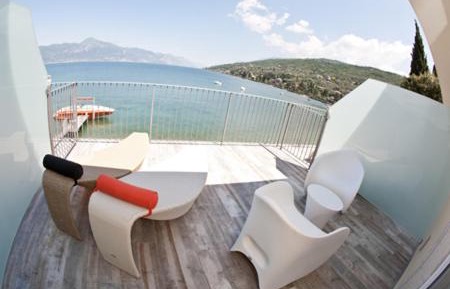 Double or Twin Room with Terrace and Lake View