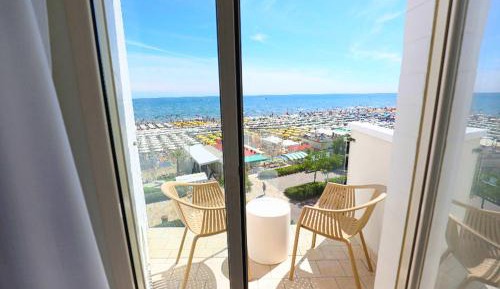 Deluxe Triple Room with Sea View