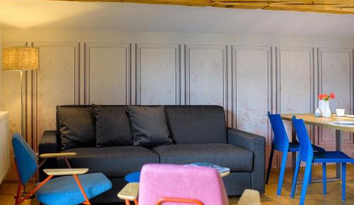 One-Bedroom Apartment with Balcony (5 Adults)