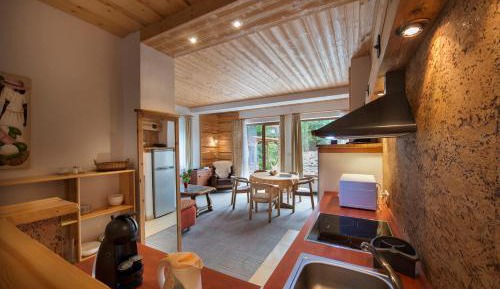 Two-Bedroom Apartment (4 Adults + 2 Children)
