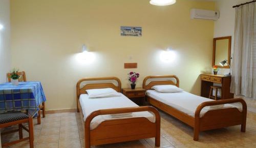 Studio (3 Adults)