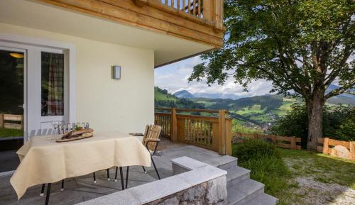 Apartment with Garden View