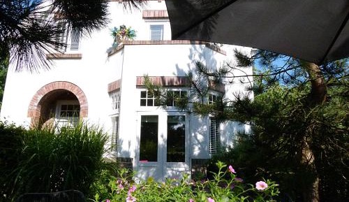 Villa (3 Adults)