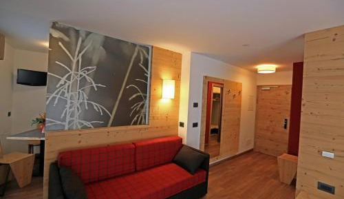  Junior Suite (2 Adults + 2 Child)