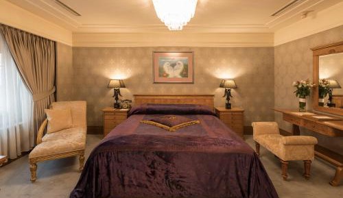 Presidential Suite - Free Two Ways Airport Transfer