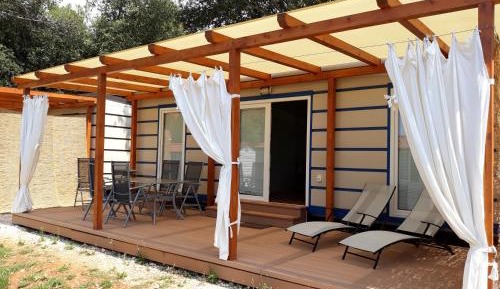 Two-Bedroom Mobile Home Deluxe 