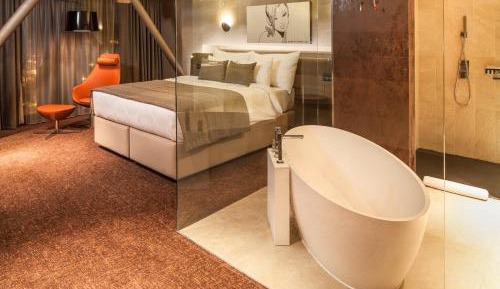 Lifestyle Signature Room with pool access included